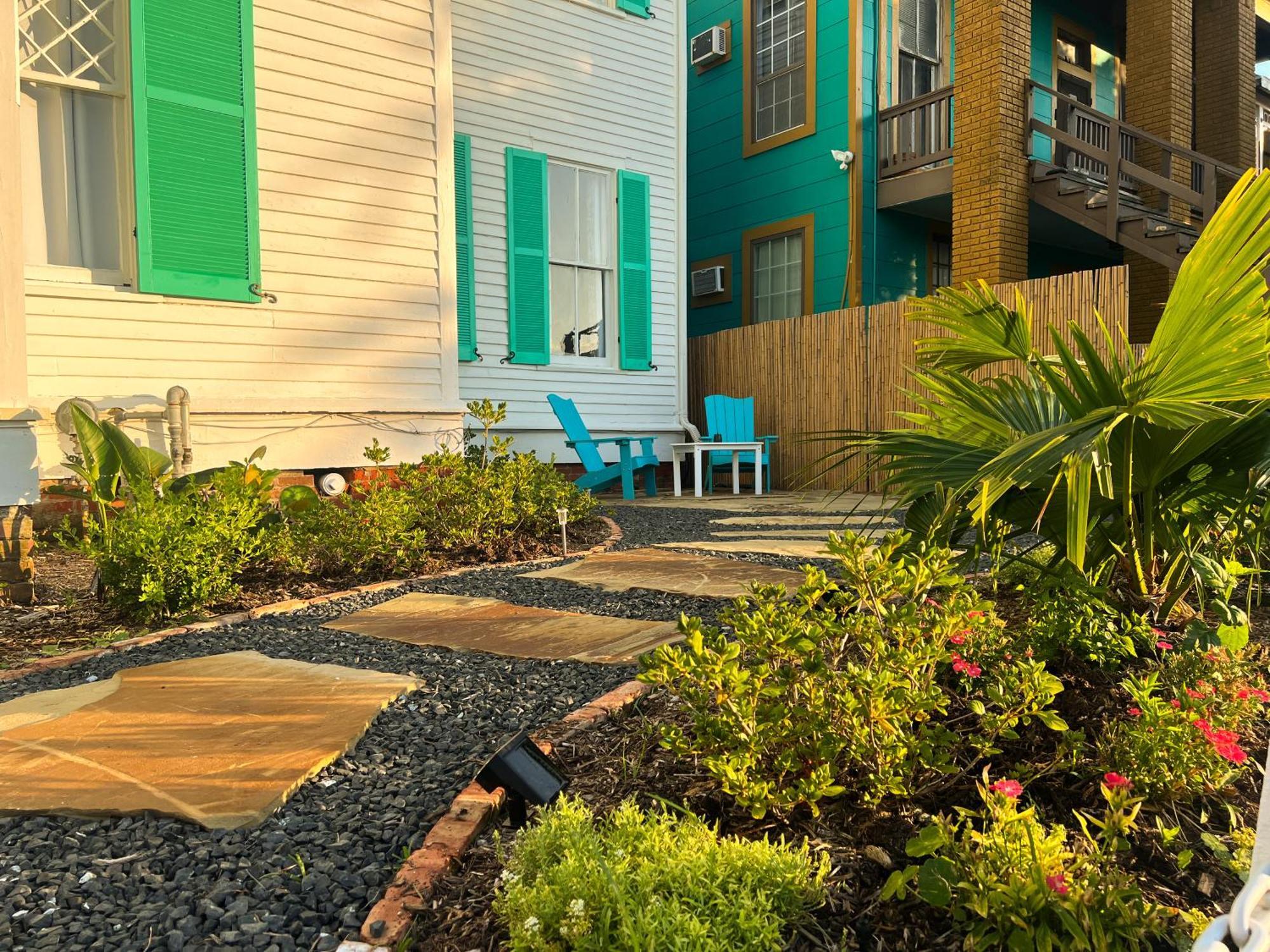 Lotus Galveston Hotel Exterior photo